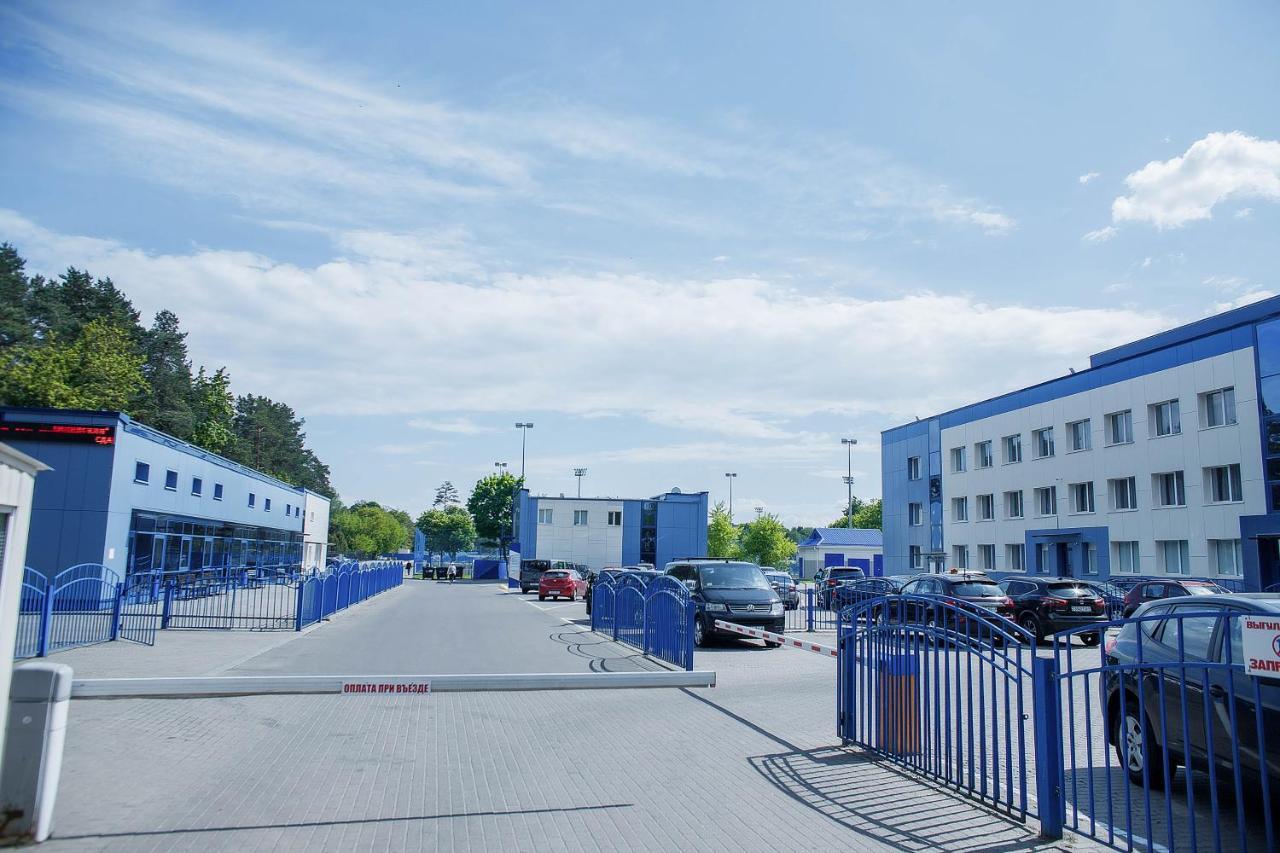 Olimpiyskiy Hotel Minsk Exterior photo